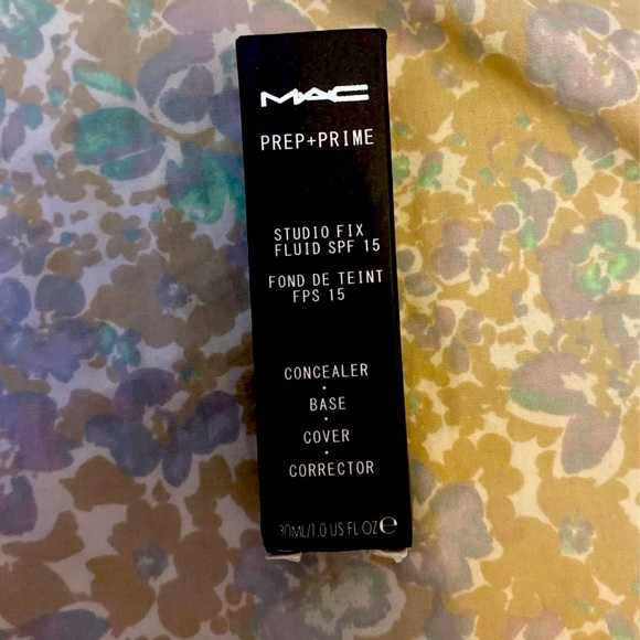 MAC Cosmetics Other - MAC cosmetics concealer NC20